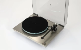 REGA Planar 6 RS hos Reptilaudio.se