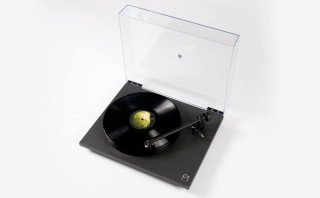 REGA Planar 1 Plus hos Reptilaudio.se